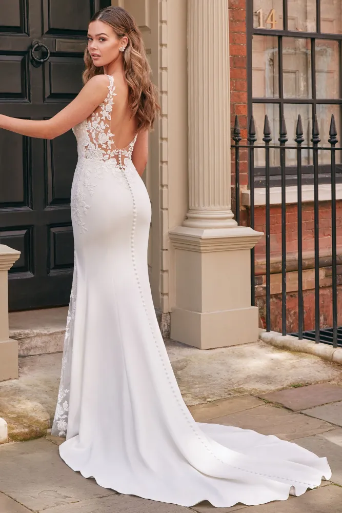 Bild 2 des Brautkleides Adore - #11240 | Leandra